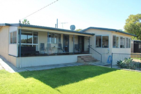 The Beach Shack - OCEAN VIEWS, CLOSE TO THE BEACH Guilderton